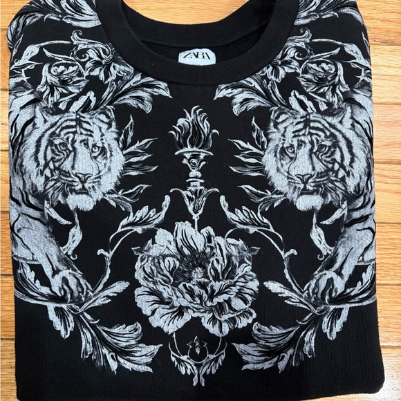 Zara Black Sweatshirt with White Floral / Tiger design, size small, unisex - Picture 2 of 8